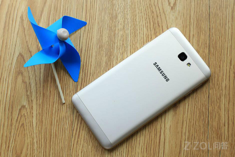 【三星On7值得买吗?】三星GALAXY On7(G60